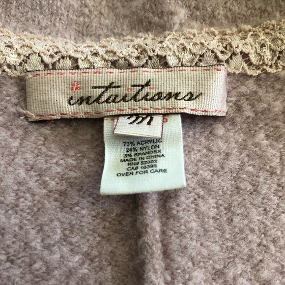 Blouse and Skirt Set - Picture 5 of 8